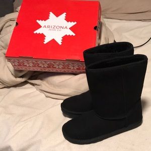 Never worn Arizona memory foam boots